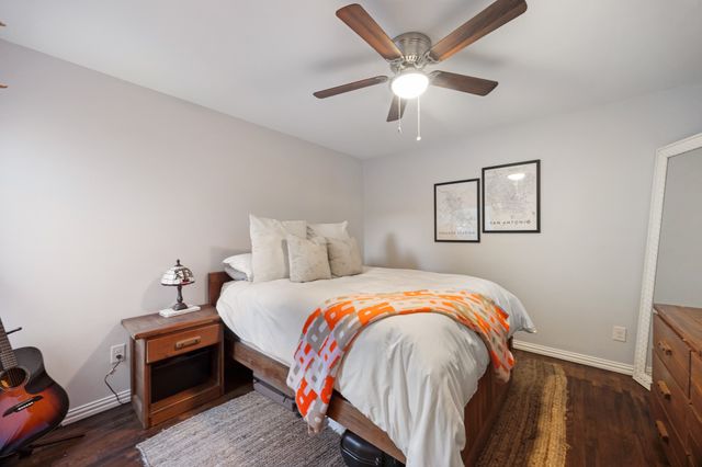 5029 Locke Avenue, Fort Worth, TX 76107