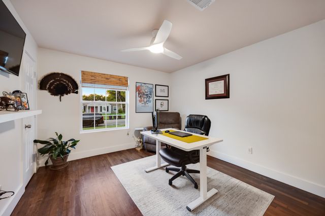 5029 Locke Avenue, Fort Worth, TX 76107