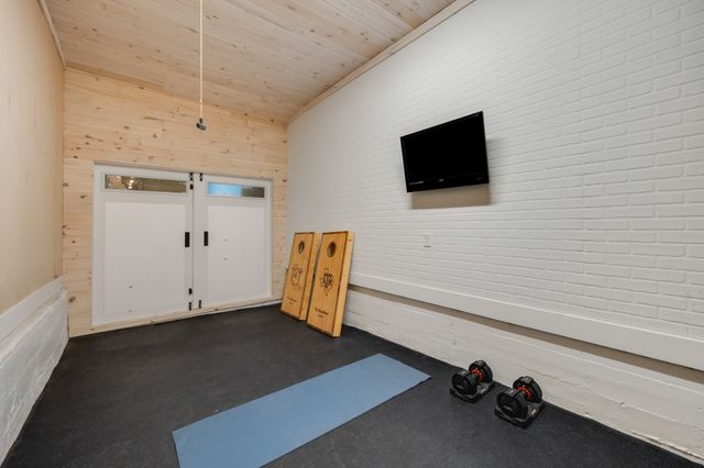 5029 Locke Avenue, Fort Worth, TX 76107