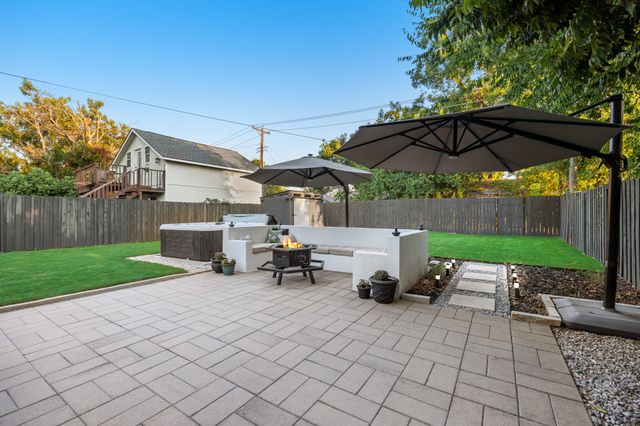 5029 Locke Avenue, Fort Worth, TX 76107