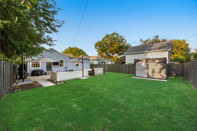 5029 Locke Avenue, Fort Worth, TX 76107