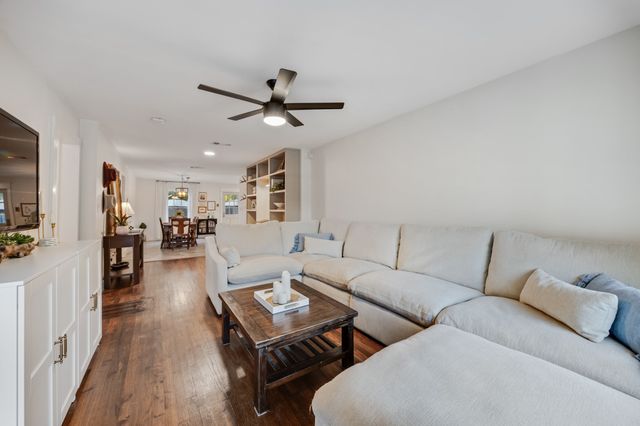 5029 Locke Avenue, Fort Worth, TX 76107