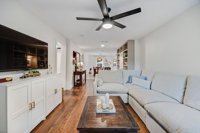 5029 Locke Avenue, Fort Worth, TX 76107