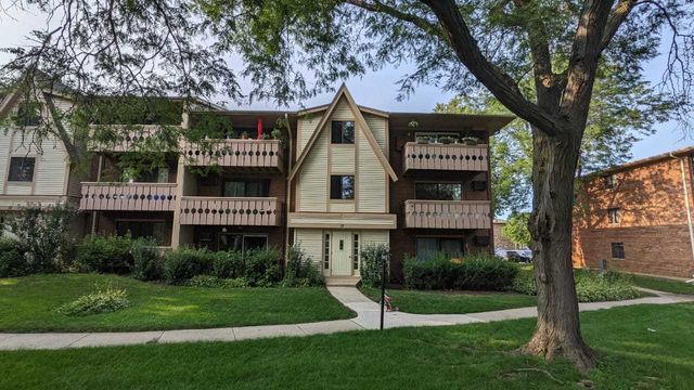 17 Parkside Court 3, Vernon Hills, IL 60061
