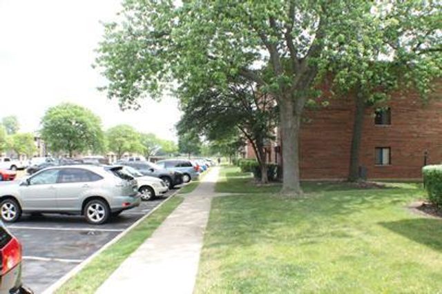 17 Parkside Court 3, Vernon Hills, IL 60061