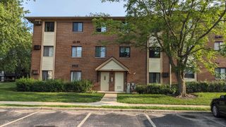 17 Parkside Court 3, Vernon Hills, IL 60061