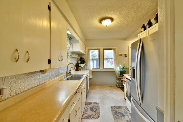 913 13th Avenue S, Saint Cloud, MN 56301