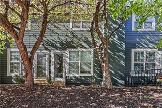 4158 Roanoke Road, Kansas City, MO 64111