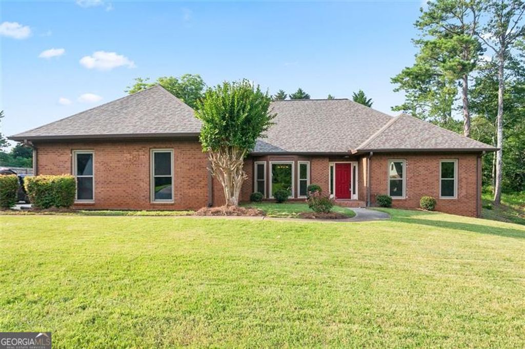 300 SADDLE CREEK Lane, Roswell, GA 30076