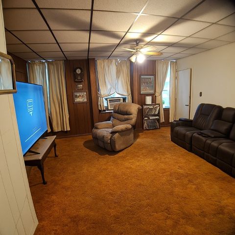 52 S Mount Vernon Ave, Uniontown, PA 15401