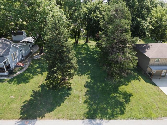 1913 Cleveland Terrace, Leavenworth, KS 66048