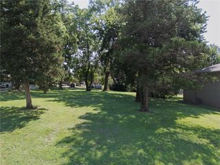 1913 Cleveland Terrace, Leavenworth, KS 66048