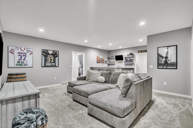 2908 Diamond Mil Circle, Coralville, IA 52241