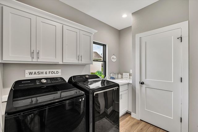 2908 Diamond Mil Circle, Coralville, IA 52241