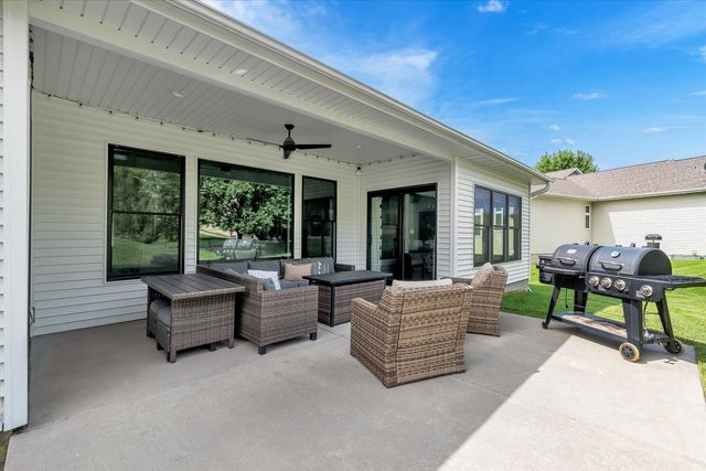 2908 Diamond Mil Circle, Coralville, IA 52241