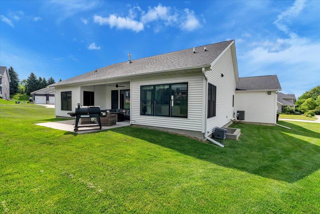 2908 Diamond Mil Circle, Coralville, IA 52241