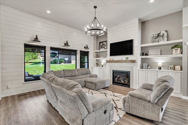 2908 Diamond Mil Circle, Coralville, IA 52241