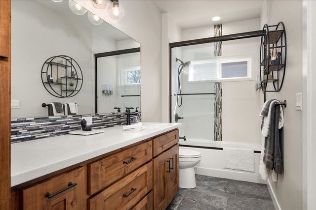 19020 E 8th Ave, Spokane Valley, WA 99016