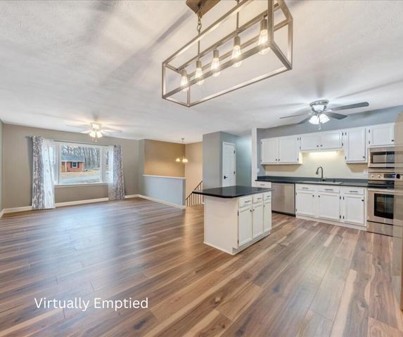 411 Pin Oak DR, Blue Ridge, VA 24064