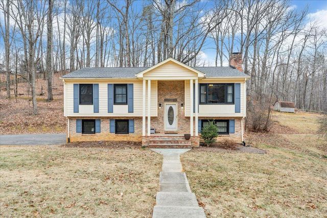 411 Pin Oak DR, Blue Ridge, VA 24064