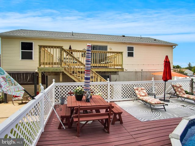 1940 WYATT CIR, Dover, PA 17315
