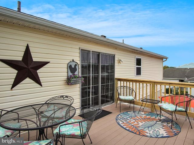 1940 WYATT CIR, Dover, PA 17315