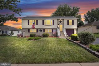 1940 WYATT CIR, Dover, PA 17315