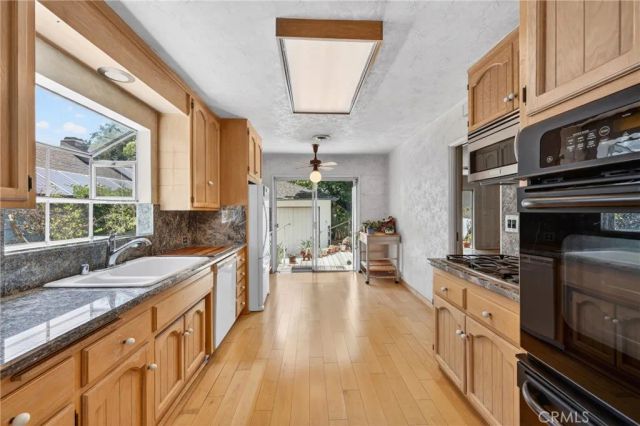 15136 Clark Street, Sherman Oaks, CA 91411