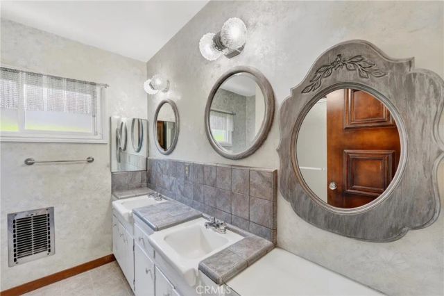 15136 Clark Street, Sherman Oaks, CA 91411