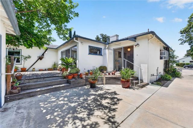 15136 Clark Street, Sherman Oaks, CA 91411