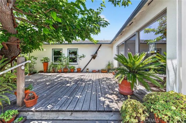 15136 Clark Street, Sherman Oaks, CA 91411