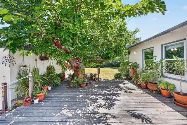 15136 Clark Street, Sherman Oaks, CA 91411