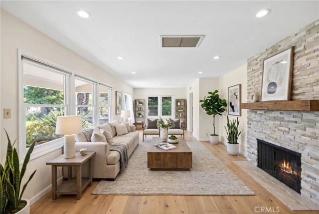 15136 Clark Street, Sherman Oaks, CA 91411