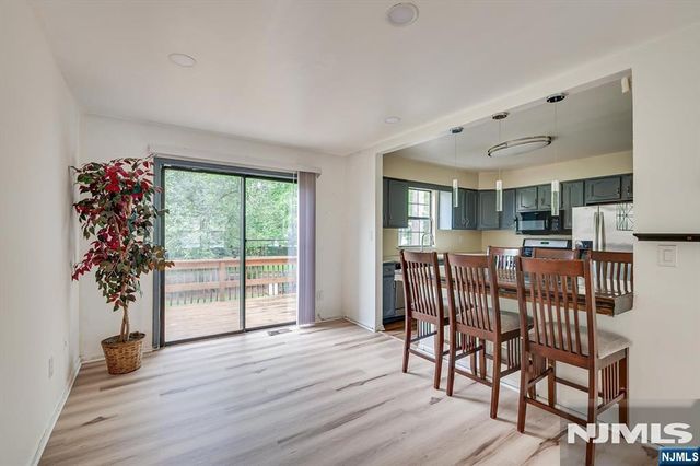 503 Timber Oaks Road, Edison, NJ 08820