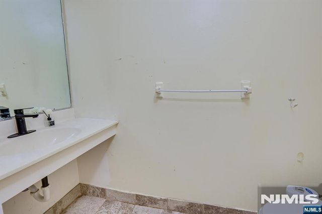 503 Timber Oaks Road, Edison, NJ 08820