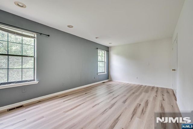 503 Timber Oaks Road, Edison, NJ 08820