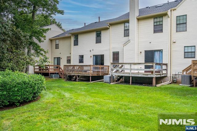 503 Timber Oaks Road, Edison, NJ 08820