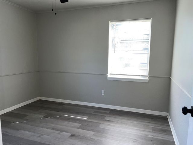 224 Stuart Street, Clute, TX 77531