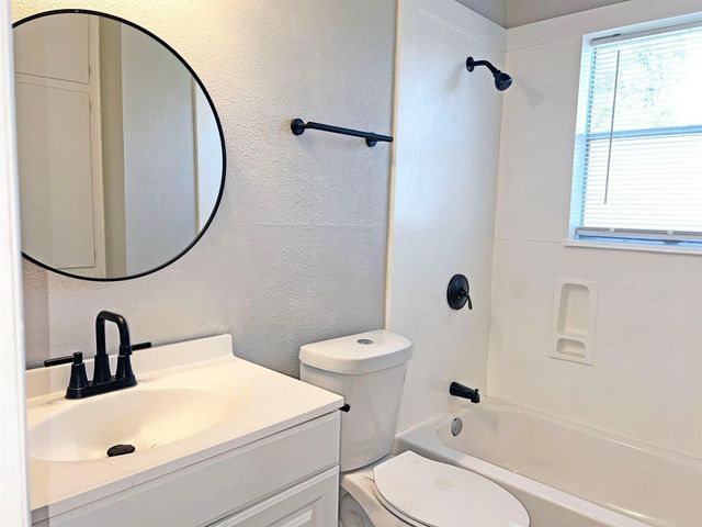 224 Stuart Street, Clute, TX 77531