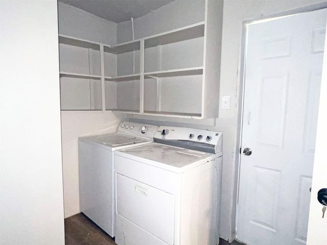 224 Stuart Street, Clute, TX 77531