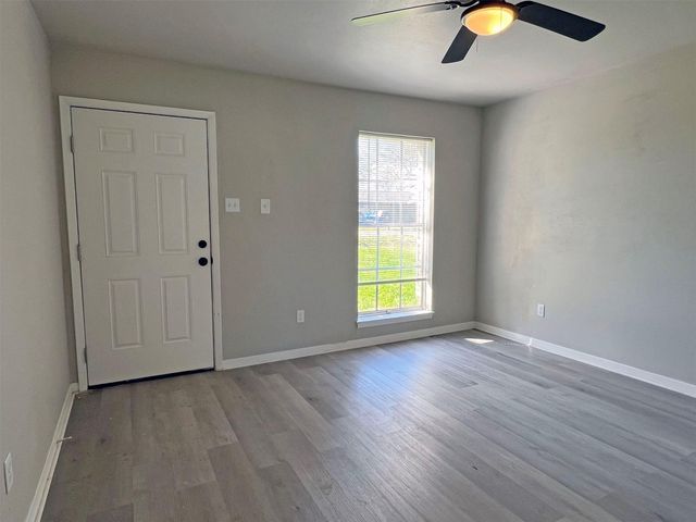 224 Stuart Street, Clute, TX 77531