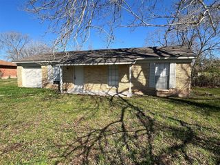 224 Stuart Street, Clute, TX 77531