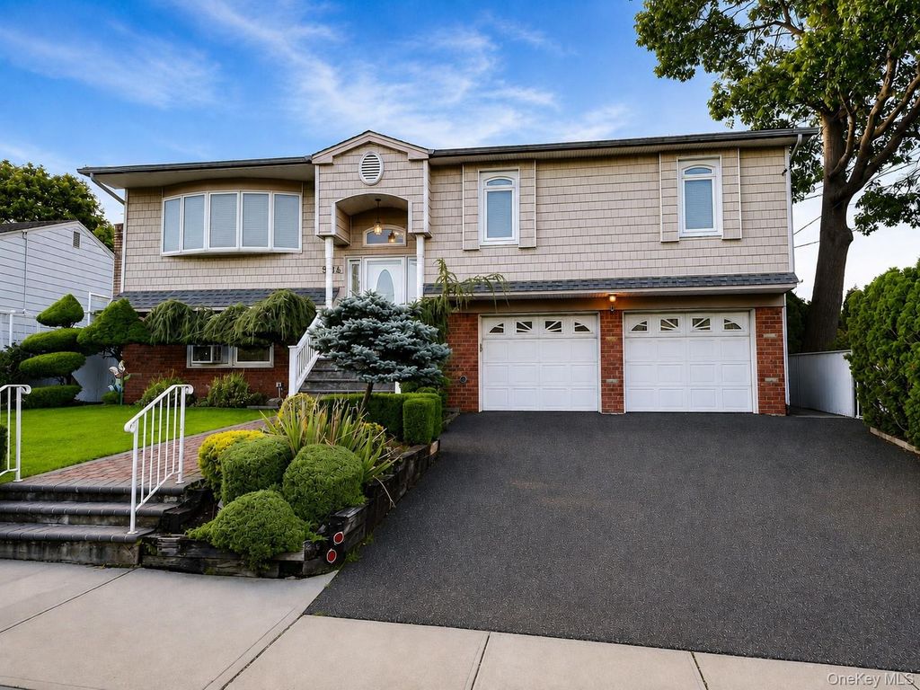 586 Harless Place, West Hempstead, NY 11552 — exterior