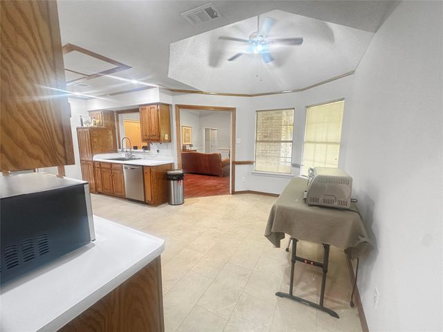 1320 Thistlewood Drive, Desoto, TX 75115