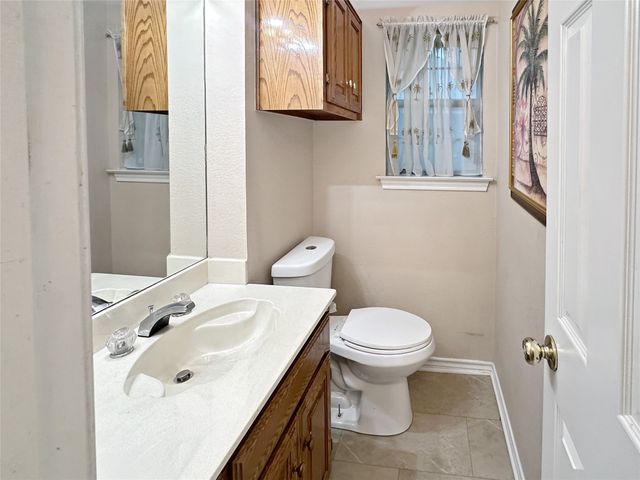 1320 Thistlewood Drive, Desoto, TX 75115
