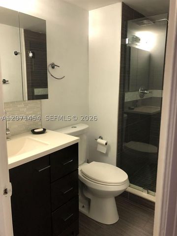 8670 NW 6th Ln 4-208, Miami, FL 33126