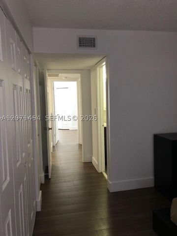 8670 NW 6th Ln 4-208, Miami, FL 33126