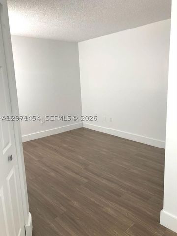 8670 NW 6th Ln 4-208, Miami, FL 33126