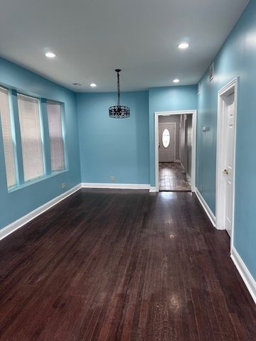 1028 N Central Park Avenue 1, Chicago, IL 60651