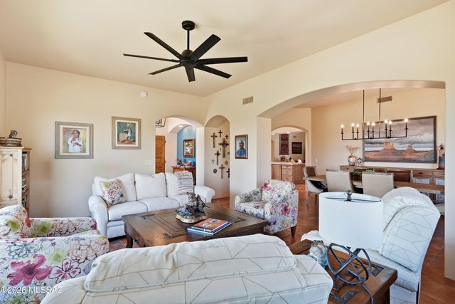 929 N Leutea Drive, Tucson, AZ 85745